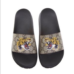 GUCCI FLIP FLOPS
