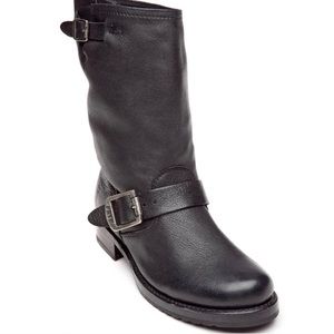 🆕 Gorgeous Frye Veronica Boots 💕 9