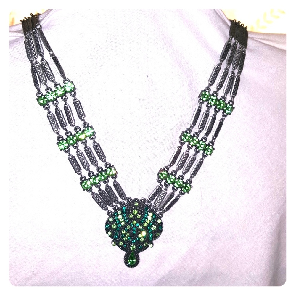 Gorgeous Sliver Necklace With Green Accent Stones