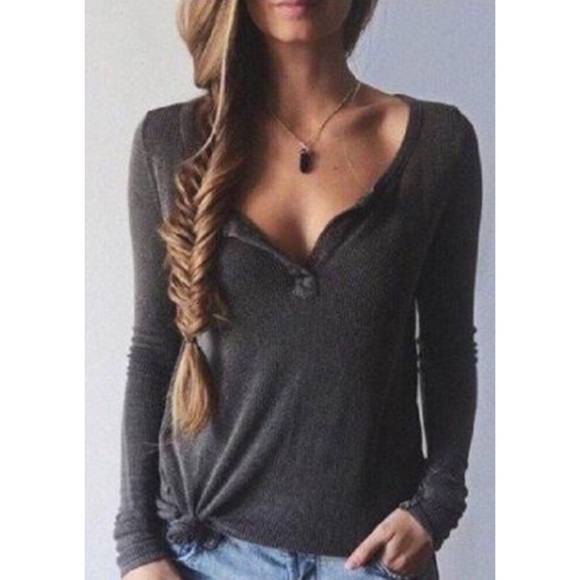 Tops - NWT Gray Long-Sleeved Layering Tee