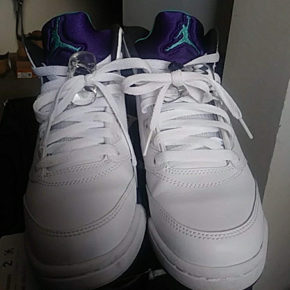 100% authentic Jordans( will negotiate)
