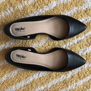 NEW (for real) & unworn cute black pointed flats