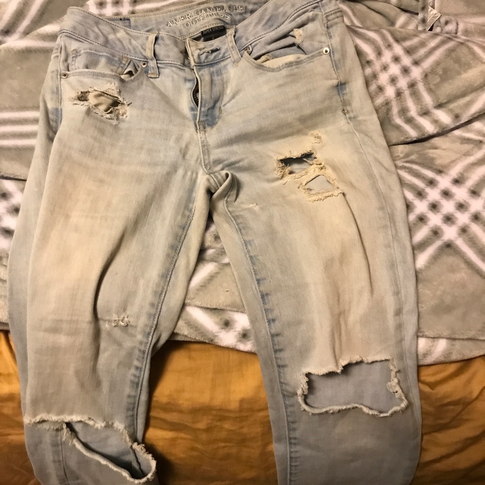 American eagle light ripped jeans