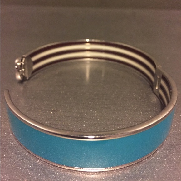 henri bendel Jewelry - Henri Bendel Bangle henri bendel Jewelry - Henri Bendel Bangle