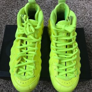 Nike Volt Foamposite
