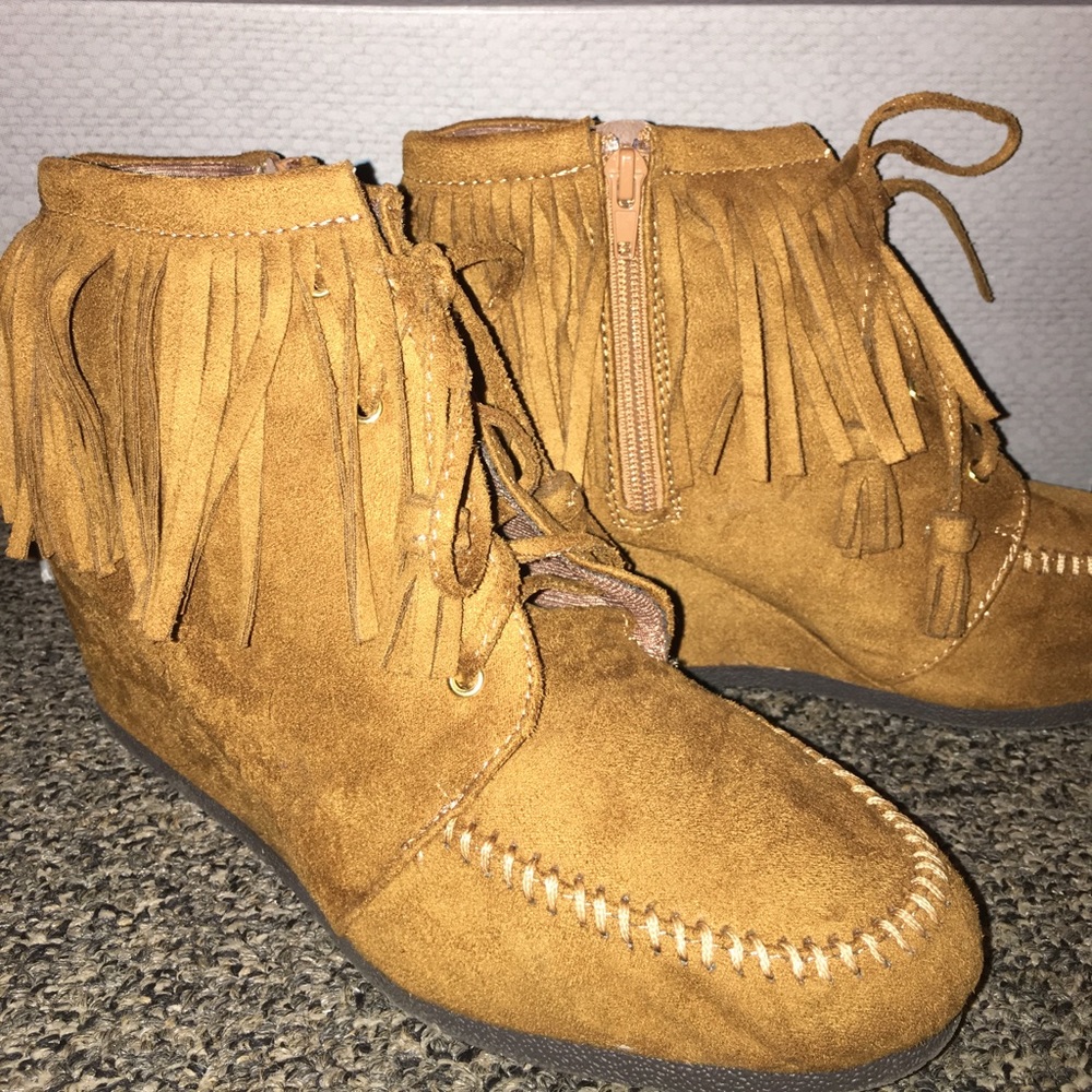 Danielle Fringe Wedges