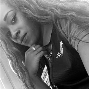 Meet your Posher, Yvette