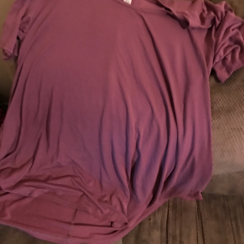 Lularoe perfect t size small. Only tried on.