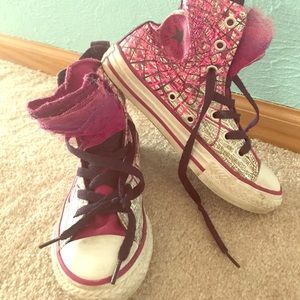 Converse ruffle tongue chucks high top
