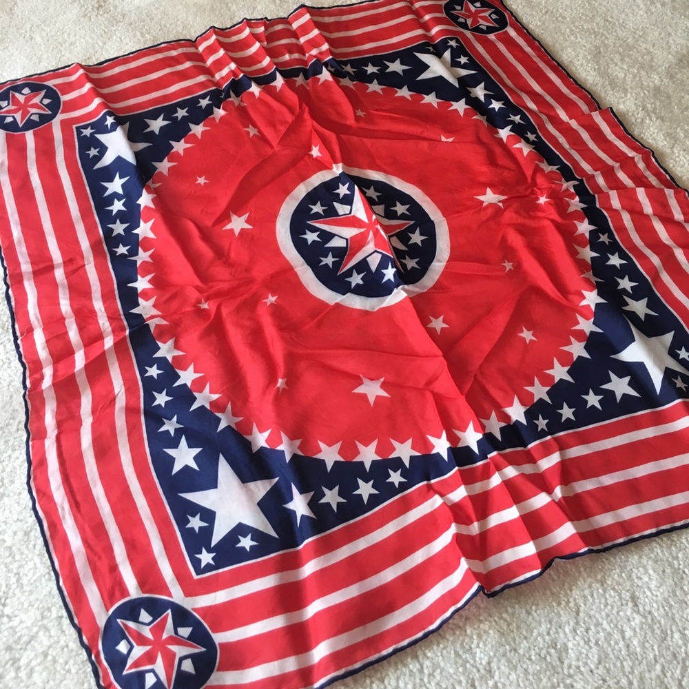 Vintage scarf.. 23x23 .. so many uses!
