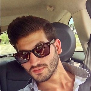 Meet your Posher, Juan c