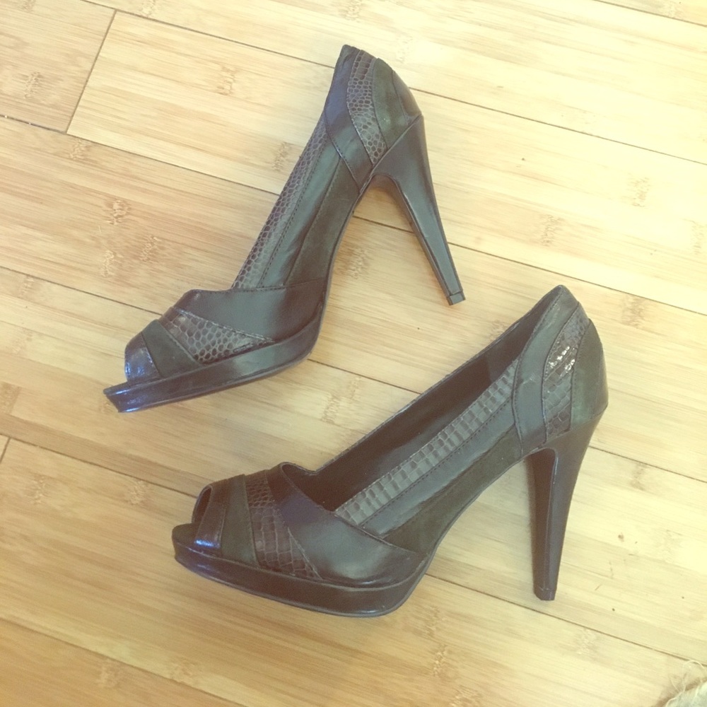 Dark Green Nine West Leather Heels