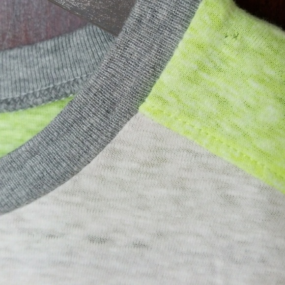 Heather colorblock tee - Picture 3 of 4