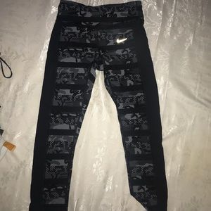 Crop Nike army leggings!