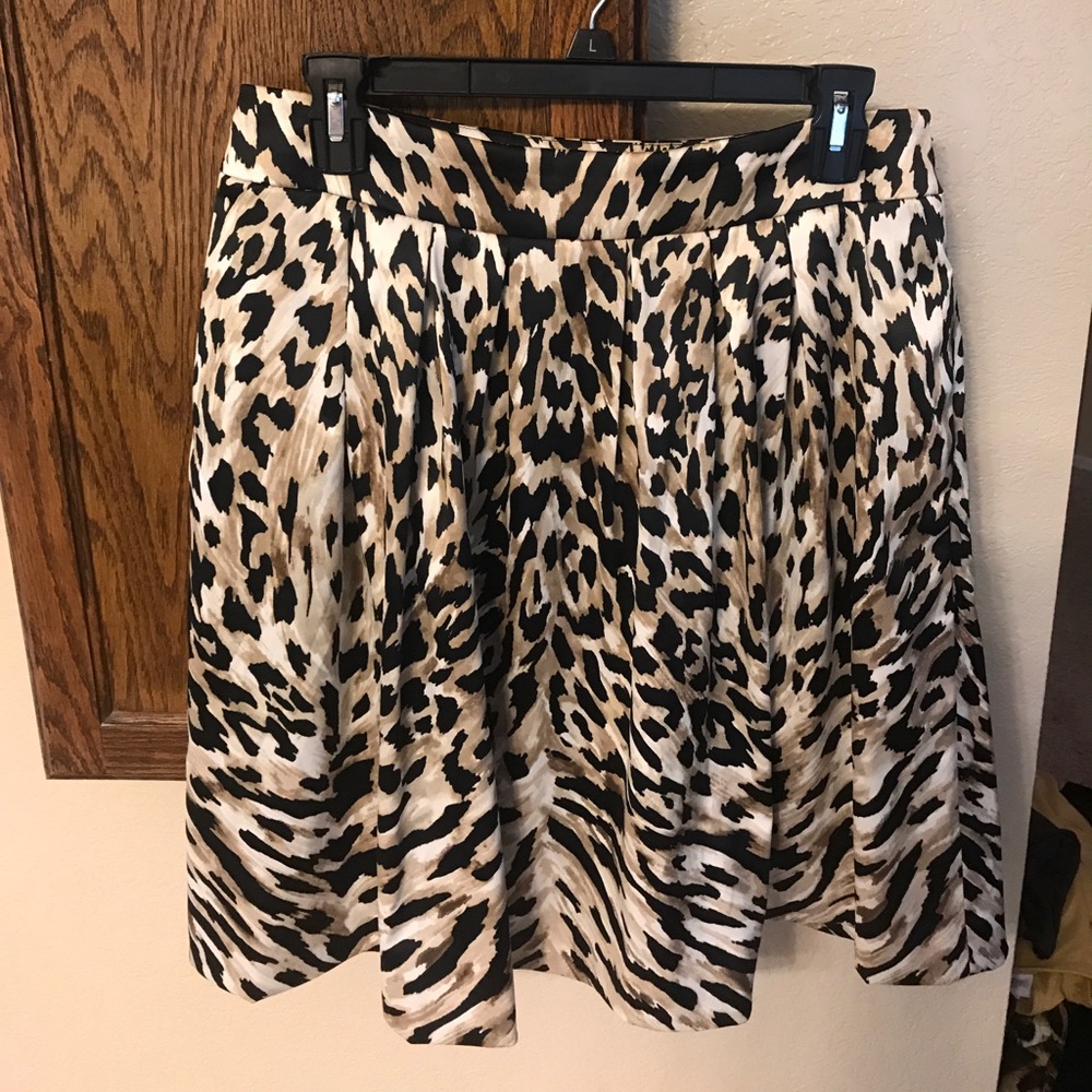 Leopard/Cheetah White House Black Market size 8