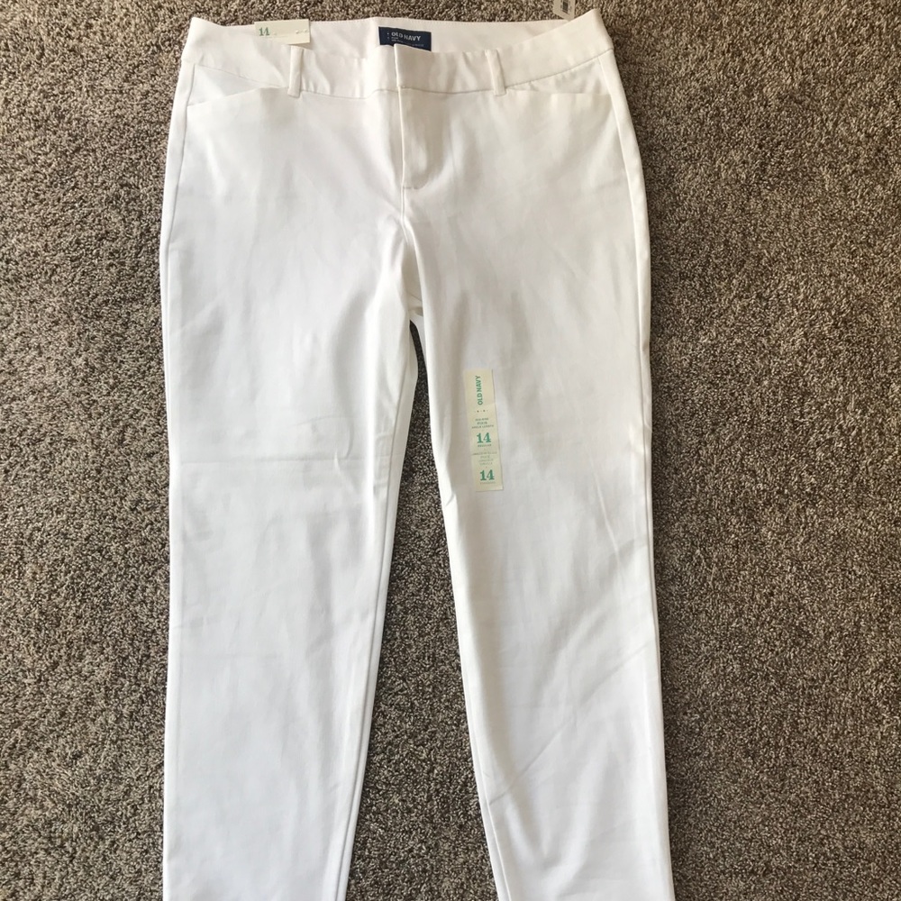 NWT Old Navy White Pixie Ankle Length Pants