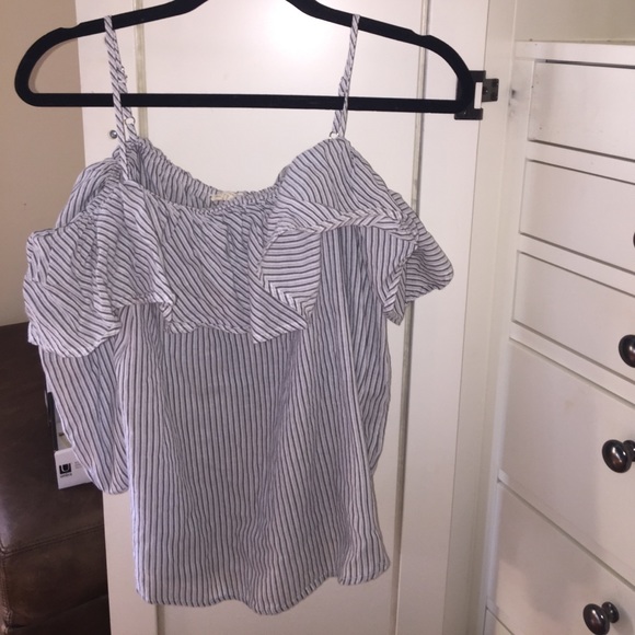 Off The shoulder Ruffle Long sleeve top - Picture 1 of 1