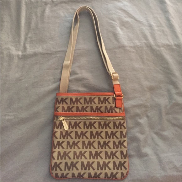 Michael Kors bag - Picture 2 of 2