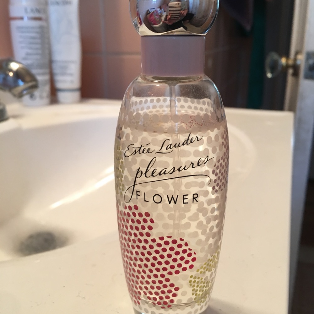 Estée Lauder Pleasures Flower