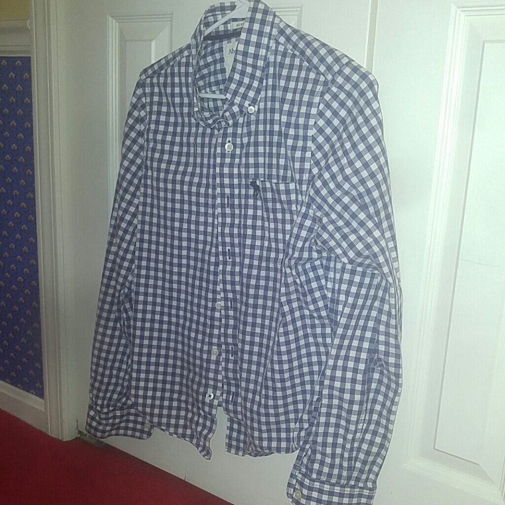 Abercrombie and Fitch white and blue checkered