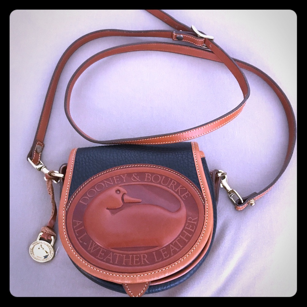 Vintage  dooney and bourke small crossbody