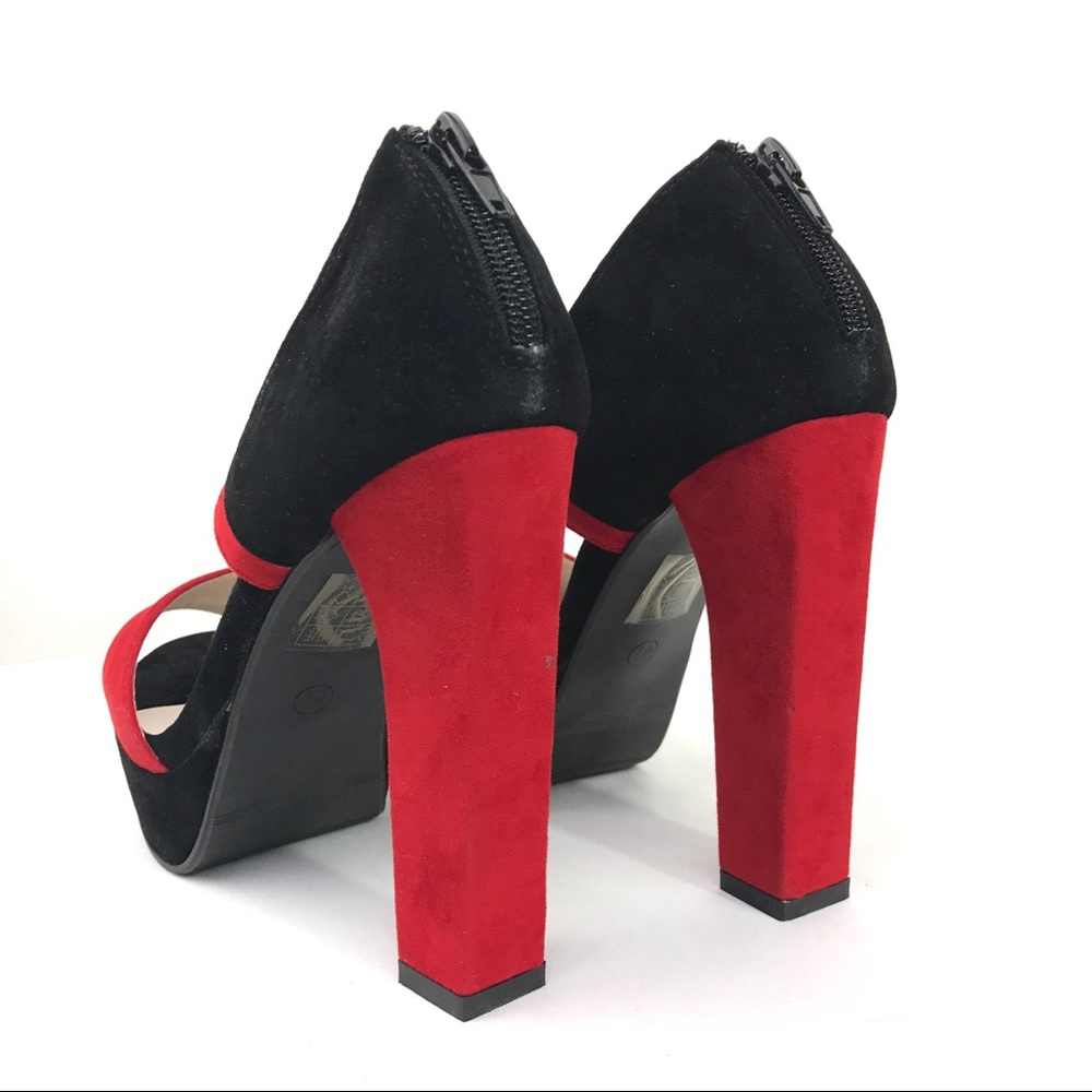 Red and black chunky heeled sandals - Picture 2 of 3