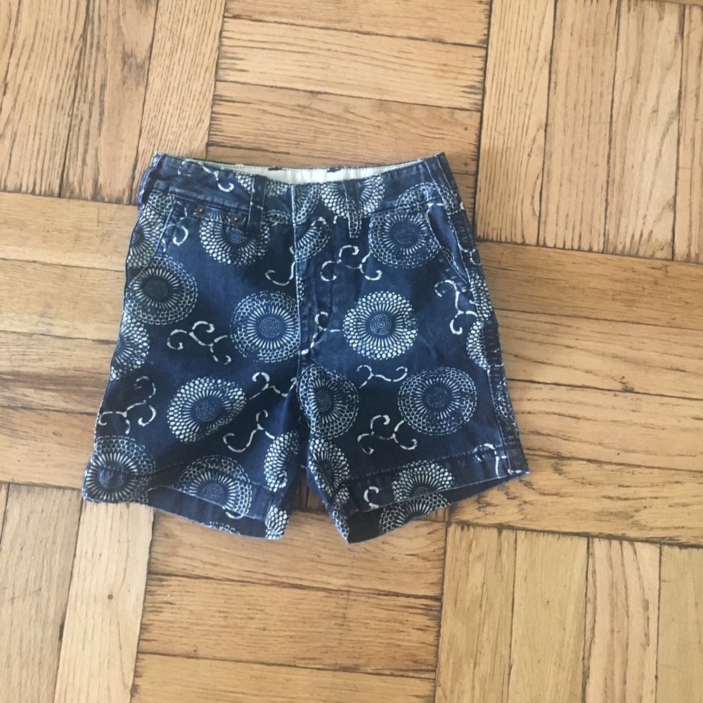 Never worn Gap shorts