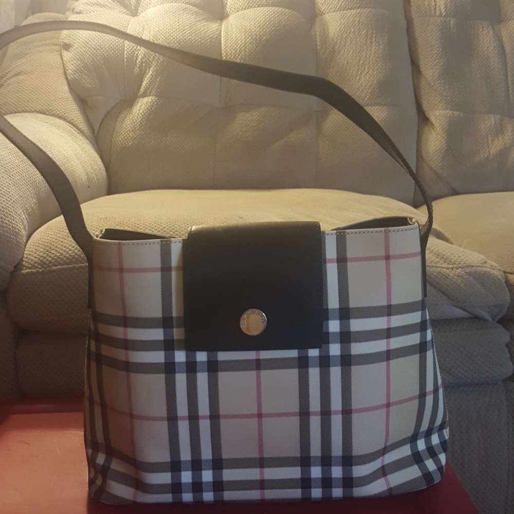 Burberry tote purse
