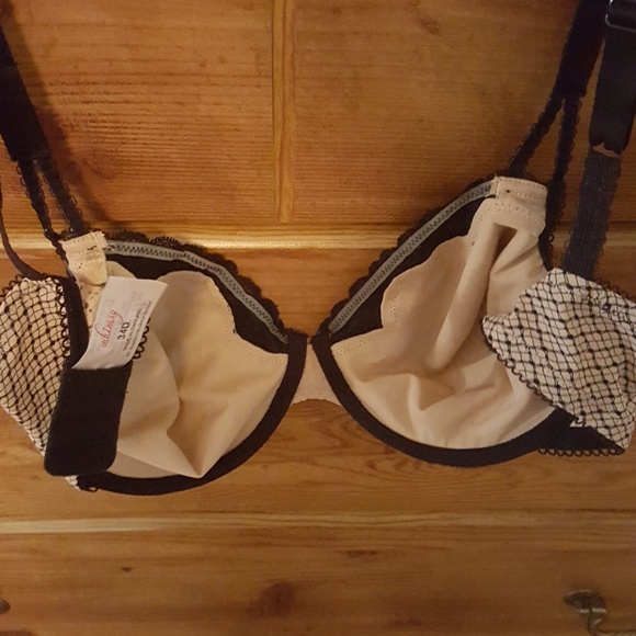 bra - Picture 2 of 2