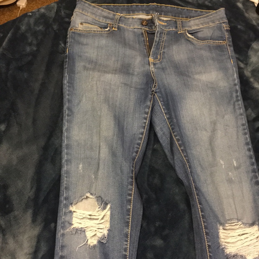 CARMAR soft stretchy skinnies w/ knee rips