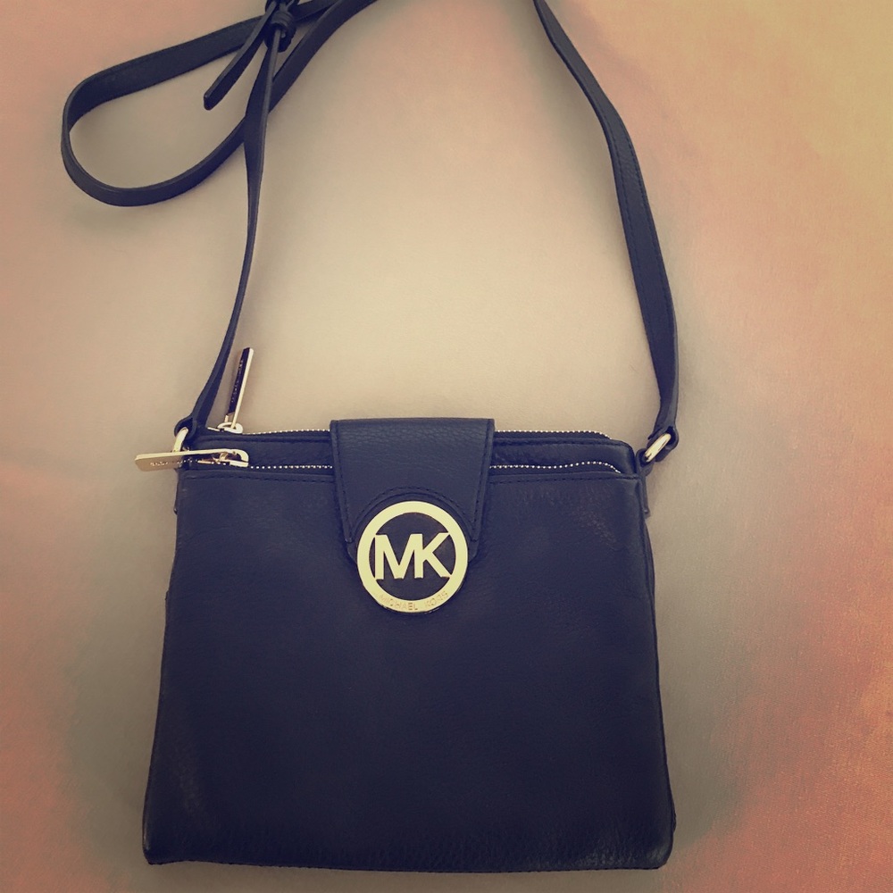 Like new black Michael kors crossbody