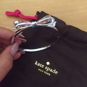 ✨ NWOT Kate Spade Silver Tone Bow Bangle ✨