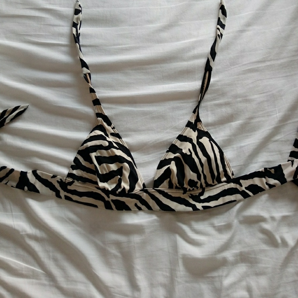 Genlty worn Victoria's Secret Zebra print top