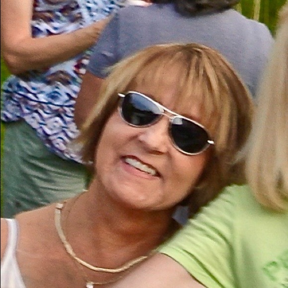 MEET THE POSHER, SHIRLEY - Picture 6 of 8