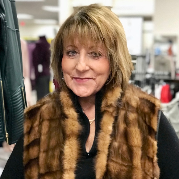 MEET THE POSHER, SHIRLEY - Picture 3 of 8