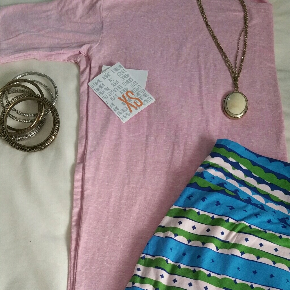 Lularoe NEW Outfit XS Irma & OS Leggings