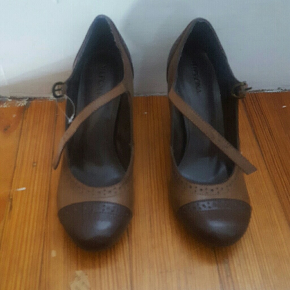 Buckled shoes