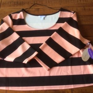 Ashley Nell Tipton Boutique Blush/Navy Crop Top 2X