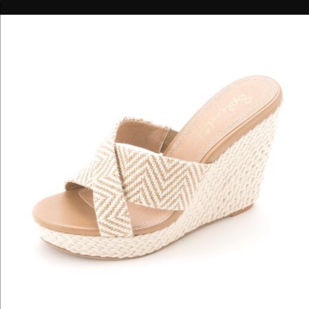 ISO Splendid Dinah Wedge Size 7.5