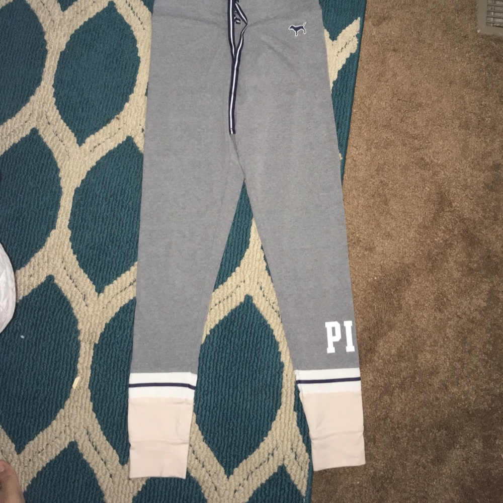 Gray leggings from pink never worn