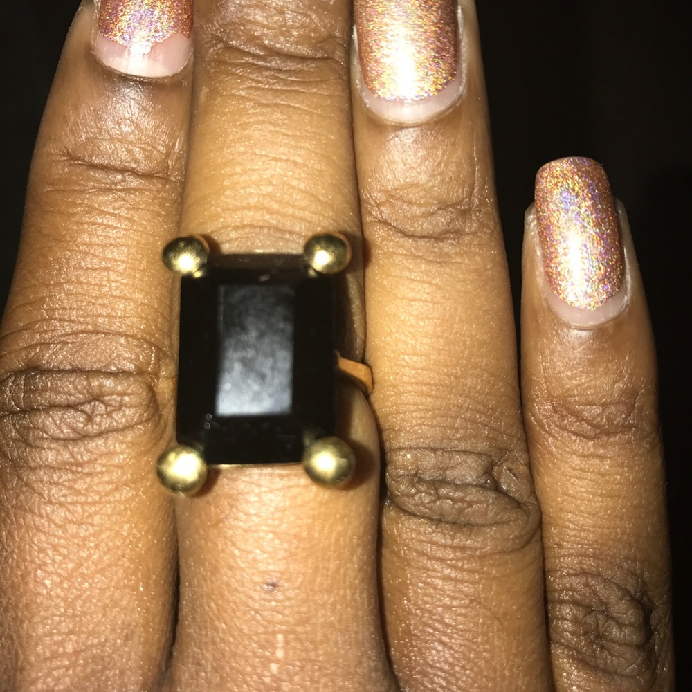 Cocktail ring with black stone