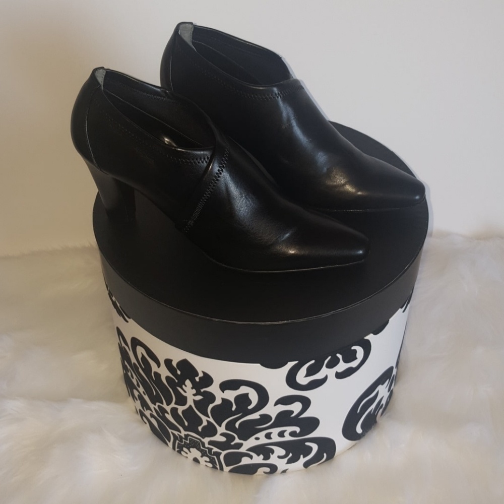 🆕Black Booties by Bandolino size 9