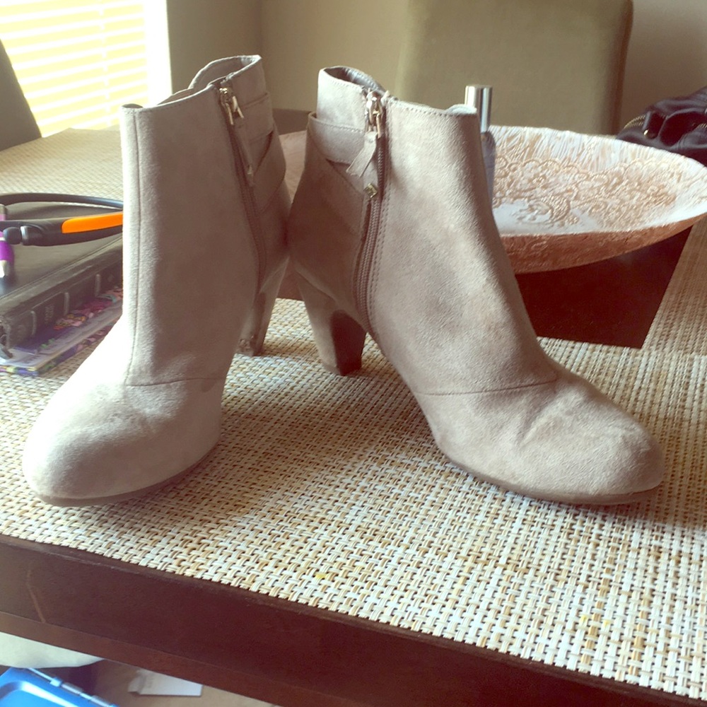 Taupe bootie