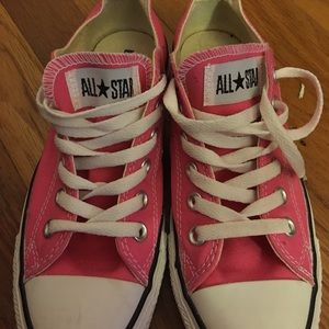 Size 7 women's pink converse (size 5 men's)
