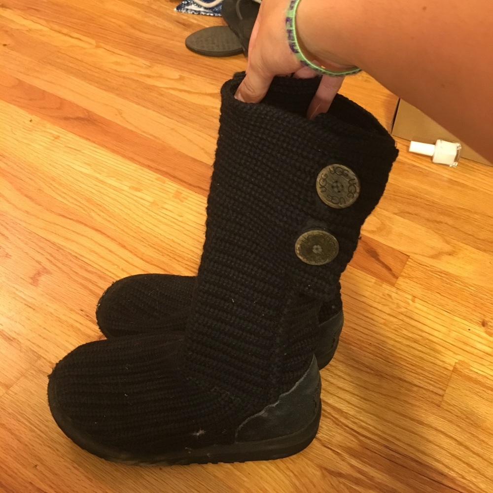 black knit uggs