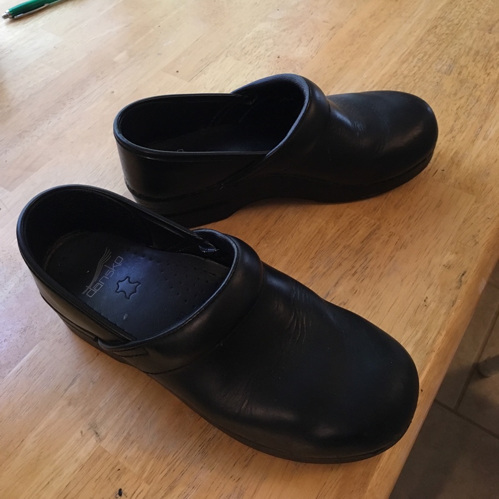Women's black Dansko Clogs. Size 39. Good shape