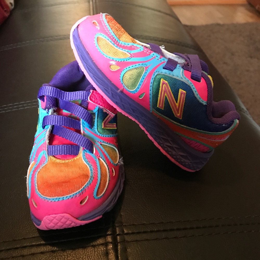 Little girls New Balance tennis shoes