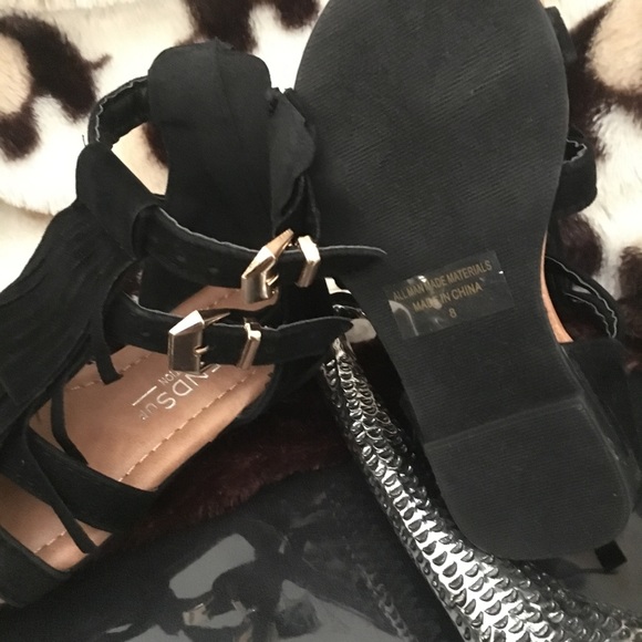 Tasseled Gladiators - Picture 2 of 2