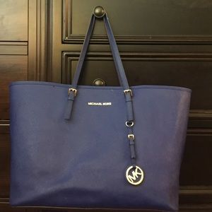 Sale🚩Michael Kors  tote, 🌺Authentic , dust Bag