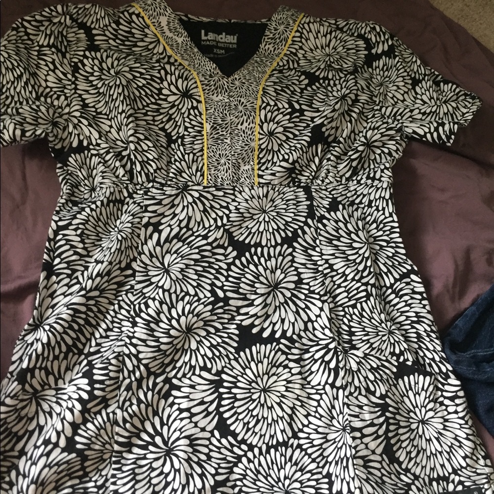 Scrub top